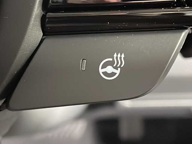 ホンダ ヴェゼル ハイブリッド e:HEV Z 広島県 2025(令7)年 0.1千km プラチナホワイトパール 登録済未使用車　４Km/純正９型ナビ/バックカメラ/シートヒーター(運転席/助手席)/レーダークルーズコントロール/ＥＴＣ2.0/ワイヤレス充電/ステアリングヒーター/ブラインドスポットモニター/電動リアゲート/アダブティブLEDヘッドライト/衝突被害軽減/レーンキープアシスト/踏み間違い防止/エアバッグ(運転席/助手席/サイド/カーテン)/純正18インチアルミホイール(225/50/R18)