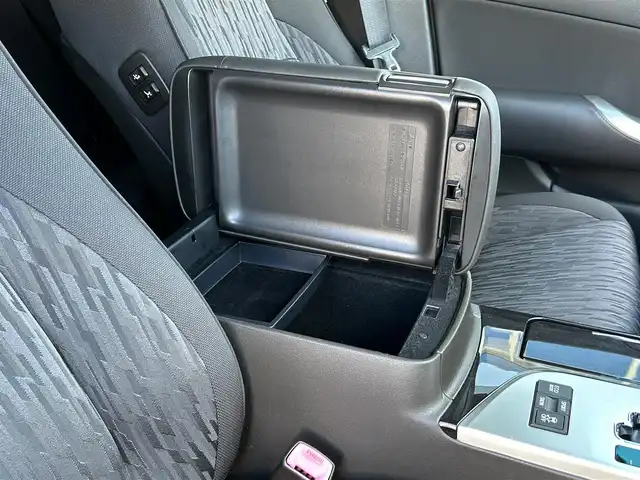 トヨタ クラウン アスリート 群馬県 2012(平24)年 6.3万km ホワイトパールクリスタルシャイン (株)IDOMが運営する【じしゃロン伊勢崎店】の自社ローン専用車両になりますこちらは現金またはオートローンご利用時の価格です。自社ローンご希望の方は別途その旨お申付け下さい/純正HDDナビゲーション/バックカメラ/CD/DVD/DTV/USB/AUX/MSV/クルーズコントリール/ビルトインETC/HIDヘッドライト/フォグライト/前席パワーシート/オートライト/パワーチルトステアリング/ドアバイザー/純正フロアマット