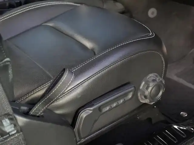 クライスラー・ジープ ラングラー アンリミテッド サハラ 静岡県 2021(令3)年 1.3万km ワインＭ JEPPESEN17インチAW 1インチリフトアップ/BATTLEZ2本出しマフラー/ARIESサイドステップ/社外エアクリーナー/BESTOPソフトトップ/ブラックレザーシートシートヒーター/衝突軽減ブレーキACC/ブラインドスポットモニター/社外ボンネットダンパー/社外アンテナ/UconnectナビフルセグTVCarplayBluetooth/デジタルインナーミラー前後ドラレコ/DSRCETC