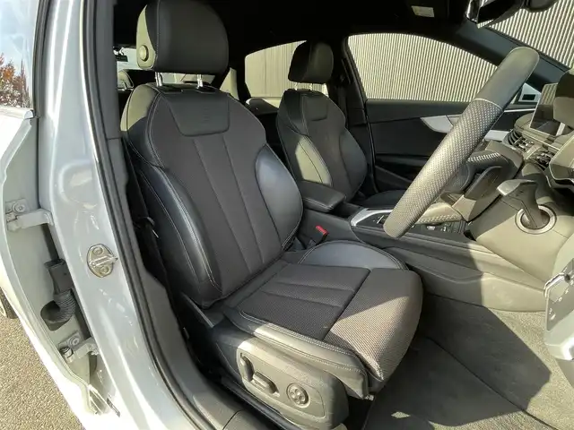 アウディ Ａ４ 2.0 TFSI クワトロ スポーツ Sライン PKG 長野県 2016(平28)年 5.1万km グレイシアホワイトメタリック ACC/ Audiサイドアシスト / パークアシスト/ バーチャルコックピット / マトリクスLED / ダイナミックインジケーター/ MMIナビ / 360°カメラ / ハーフレザ-シート / シートヒーター / PWシート / 前後ドラレコ