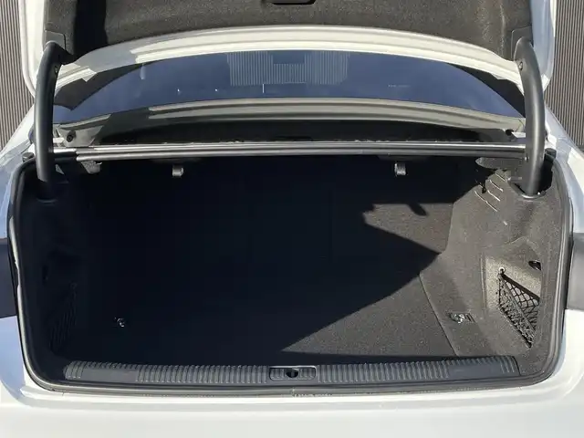 アウディ Ａ４ 2.0 TFSI クワトロ スポーツ Sライン PKG 長野県 2016(平28)年 5.1万km グレイシアホワイトメタリック ACC/ Audiサイドアシスト / パークアシスト/ バーチャルコックピット / マトリクスLED / ダイナミックインジケーター/ MMIナビ / 360°カメラ / ハーフレザ-シート / シートヒーター / PWシート / 前後ドラレコ