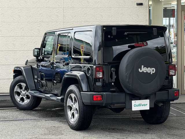 クライスラー・ジープ ジープ ラングラー アンリミテッド サハラ 兵庫県 2016(平28)年 3.4万km 黒 ワンオーナー/社外7インチナビ（AVIC-RZ800）/　（AM/FM/CD/DVD/BT)/フルセグTV/バック・サイドカメラ/アルパインサウンド/4WD/ETC/ステアリングリモコン/クルーズコントロール/レザーシート/前席シートヒーター/純正ラバーフロアマット/背面タイヤ（純正カバー付き）/純正18インチアルミホイール