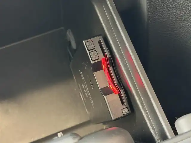 クライスラー・ジープ ジープ ラングラー アンリミテッド サハラ 兵庫県 2016(平28)年 3.4万km 黒 ワンオーナー/社外7インチナビ（AVIC-RZ800）/　（AM/FM/CD/DVD/BT)/フルセグTV/バック・サイドカメラ/アルパインサウンド/4WD/ETC/ステアリングリモコン/クルーズコントロール/レザーシート/前席シートヒーター/純正ラバーフロアマット/背面タイヤ（純正カバー付き）/純正18インチアルミホイール