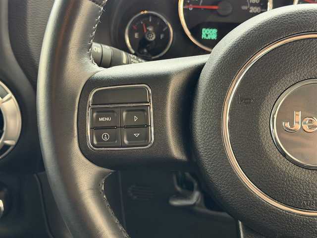 クライスラー・ジープ ジープ ラングラー アンリミテッド サハラ 兵庫県 2016(平28)年 3.4万km 黒 ワンオーナー/社外7インチナビ（AVIC-RZ800）/　（AM/FM/CD/DVD/BT)/フルセグTV/バック・サイドカメラ/アルパインサウンド/4WD/ETC/ステアリングリモコン/クルーズコントロール/レザーシート/前席シートヒーター/純正ラバーフロアマット/背面タイヤ（純正カバー付き）/純正18インチアルミホイール