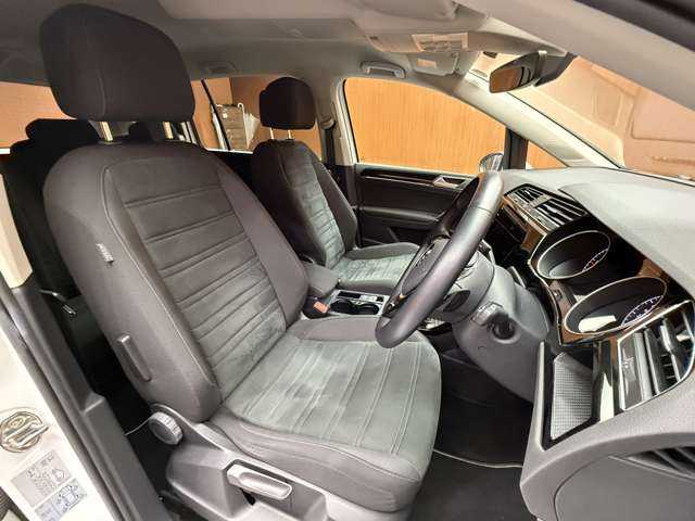 フォルクスワーゲン ＶＷ ゴルフ トゥーラン TDI ハイライン 千葉県 2018(平30)年 5.8万km ピュアホワイト ＡＣＣ　/純正ナビ　/バックカメラ　/ＰＤＣ　/サイドアシスト　/レーンキープアシスト　/ＣａｒＰｌａｙ　/Ａｎｄｒｏｉｄ　/Ａｕｔｏ　/パーキングアシスト　/電動リアゲート　/ＬＥＤヘッドライト　/オートライト　/ＥＴＣ