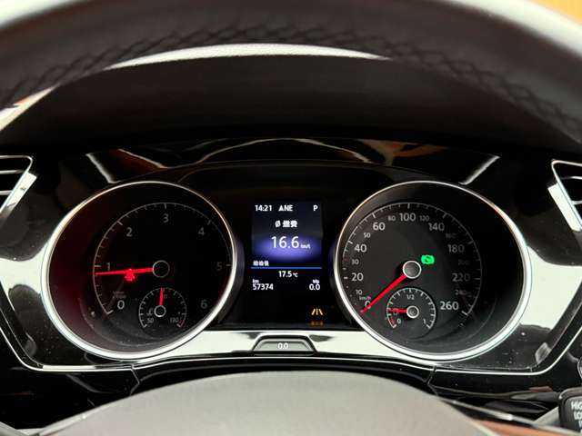 フォルクスワーゲン ＶＷ ゴルフ トゥーラン TDI ハイライン 千葉県 2018(平30)年 5.8万km ピュアホワイト ＡＣＣ　/純正ナビ　/バックカメラ　/ＰＤＣ　/サイドアシスト　/レーンキープアシスト　/ＣａｒＰｌａｙ　/Ａｎｄｒｏｉｄ　/Ａｕｔｏ　/パーキングアシスト　/電動リアゲート　/ＬＥＤヘッドライト　/オートライト　/ＥＴＣ