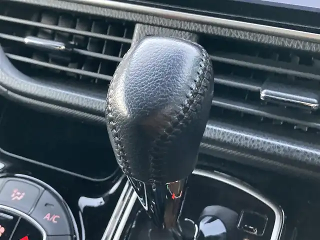 トヨタ ヴォクシー ZS 煌Ⅲ 愛媛県 2020(令2)年 4.6万km ホワイトパールクリスタルシャイン 純正１０型ナビ（NSZN-Z68T）/フルセグＴＶ/バックカメラ/両側パワースライドドア/クルーズコントロール/ＬＥＤヘッドライト/オートハイビーム/衝突軽減システム/車線逸脱警報/クリアランスソナー/ハーフレザー/禁煙車/７名乗車/取説/スペアキー