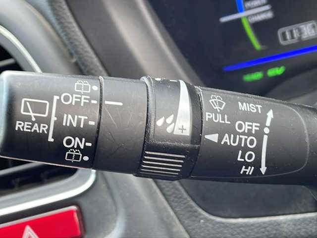 ホンダ ヴェゼル ハイブリッド Z 熊本県 2015(平27)年 10.3万km クリスタルブラックパール (株)IDOMが運営する【じしゃロン熊本店】の自社ローン対象車両になります。こちらは現金ご利用時の価格です。自社ローンご希望の方は別途その旨お申付け下さい。　/純正ナビ（VXM-152VFi）/バックカメラ/フルセグテレビ/DVD/CD/Bluetooth接続/ETC/ハーフレザーシート/シートヒーター/クルーズコントロール/LEDヘッドライト/オートライト/スマートキー/純正17インチアルミホイール