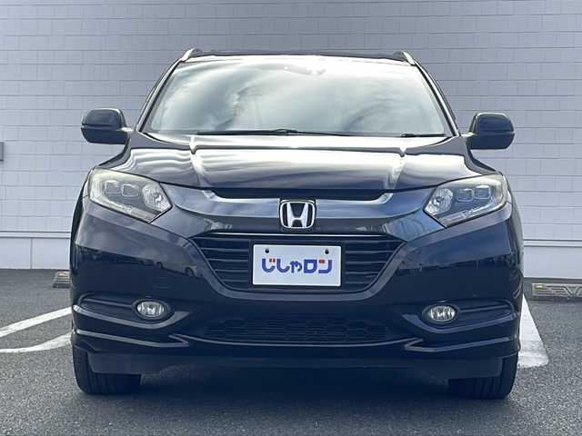 ホンダ ヴェゼル ハイブリッド Z 熊本県 2015(平27)年 10.3万km クリスタルブラックパール (株)IDOMが運営する【じしゃロン熊本店】の自社ローン対象車両になります。こちらは現金ご利用時の価格です。自社ローンご希望の方は別途その旨お申付け下さい。　/純正ナビ（VXM-152VFi）/バックカメラ/フルセグテレビ/DVD/CD/Bluetooth接続/ETC/ハーフレザーシート/シートヒーター/クルーズコントロール/LEDヘッドライト/オートライト/スマートキー/純正17インチアルミホイール