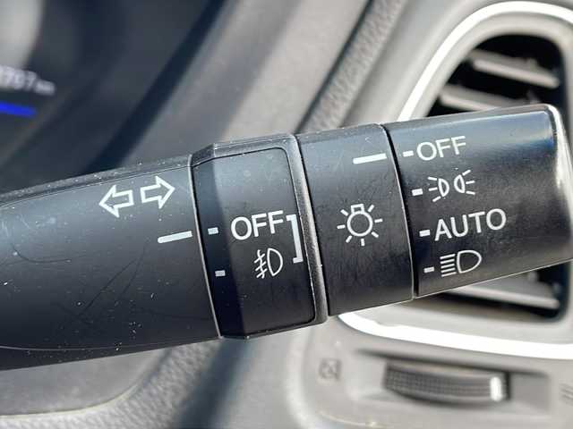 ホンダ ヴェゼル ハイブリッド Z 熊本県 2015(平27)年 10.3万km クリスタルブラックパール (株)IDOMが運営する【じしゃロン熊本店】の自社ローン対象車両になります。こちらは現金ご利用時の価格です。自社ローンご希望の方は別途その旨お申付け下さい。　/純正ナビ（VXM-152VFi）/バックカメラ/フルセグテレビ/DVD/CD/Bluetooth接続/ETC/ハーフレザーシート/シートヒーター/クルーズコントロール/LEDヘッドライト/オートライト/スマートキー/純正17インチアルミホイール