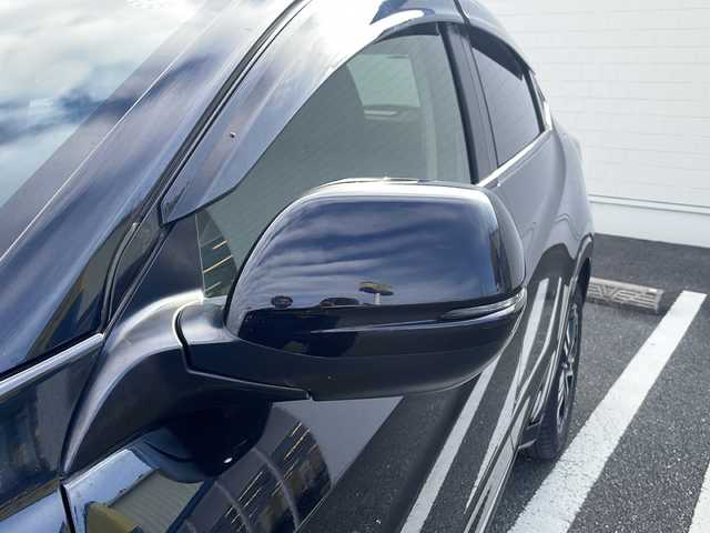 ホンダ ヴェゼル ハイブリッド Z 熊本県 2015(平27)年 10.3万km クリスタルブラックパール (株)IDOMが運営する【じしゃロン熊本店】の自社ローン対象車両になります。こちらは現金ご利用時の価格です。自社ローンご希望の方は別途その旨お申付け下さい。　/純正ナビ（VXM-152VFi）/バックカメラ/フルセグテレビ/DVD/CD/Bluetooth接続/ETC/ハーフレザーシート/シートヒーター/クルーズコントロール/LEDヘッドライト/オートライト/スマートキー/純正17インチアルミホイール