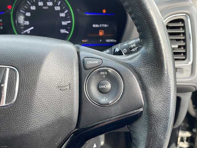 ホンダ ヴェゼル ハイブリッド Z 熊本県 2015(平27)年 10.3万km クリスタルブラックパール (株)IDOMが運営する【じしゃロン熊本店】の自社ローン対象車両になります。こちらは現金ご利用時の価格です。自社ローンご希望の方は別途その旨お申付け下さい。　/純正ナビ（VXM-152VFi）/バックカメラ/フルセグテレビ/DVD/CD/Bluetooth接続/ETC/ハーフレザーシート/シートヒーター/クルーズコントロール/LEDヘッドライト/オートライト/スマートキー/純正17インチアルミホイール