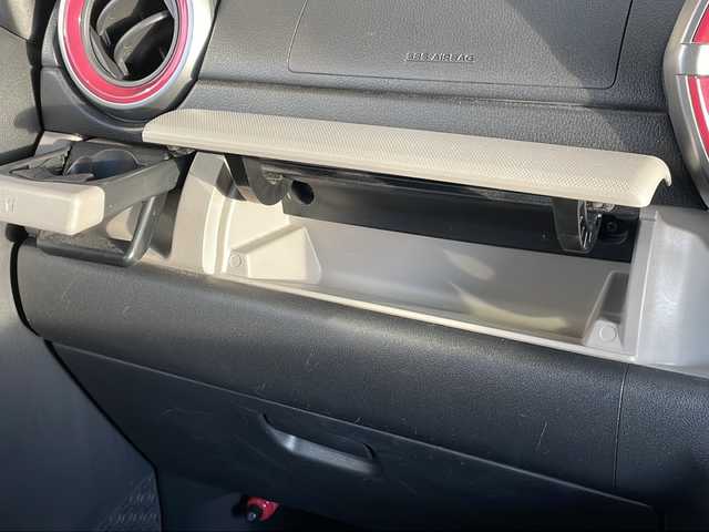 ダイハツ ブーン シルク SAⅡ 静岡県 2016(平28)年 7.8万km ブラックマイカメタリック/ファイアークォーツレッドメタリック 2トーン 純正SDナビ/・CD/・DVD/・フルセグＴＶ/・Bluetooth/・USB/・AM/・FM/主要装備/・衝突軽減/・レーンキープ/・バックカメラ/・ETC/・ドラレコ前/・純正フロアマット/・スマートキー/・プッシュスタート/・スペアキー1本/・ステリモ/・オートエアコン