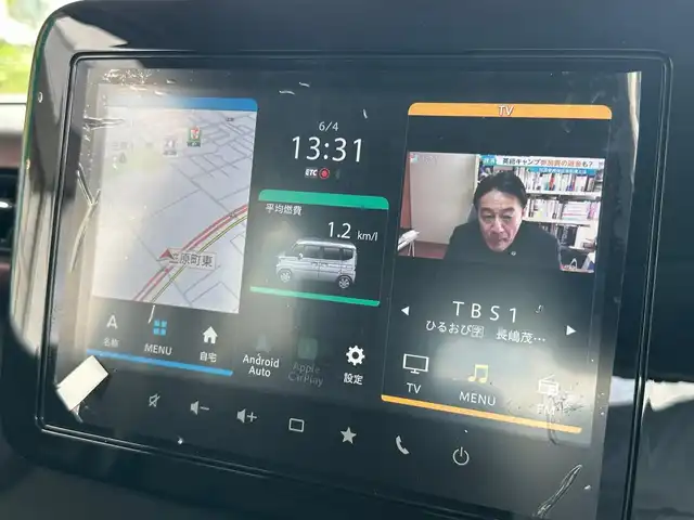 スズキ スペーシア カスタム HYBRID XS ターボ 茨城県 2024(令6)年 0.4万km ピュアホワイトP 純正ディスプレイオーディオ/ナビ・TV付き/クルーズコントロール（追従走行有）/衝突被害軽減システム/レーンキープアシスト/クリアランスソナー/HUD/ドライブレコーダー/バック・全方位カメラ/ETC/シートヒーター/ステアリングヒーター/後席サーキュレーター/両側パワースライドドア/電動パーキングブレーキ/オートホールド機能/LEDヘッドライト/純正アルミホイール/スマートキー/保証書/取扱説明書/スペアキー