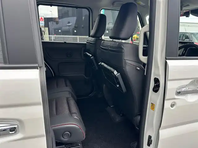 スズキ スペーシア カスタム HYBRID XS ターボ 茨城県 2024(令6)年 0.4万km ピュアホワイトP 純正ディスプレイオーディオ/ナビ・TV付き/クルーズコントロール（追従走行有）/衝突被害軽減システム/レーンキープアシスト/クリアランスソナー/HUD/ドライブレコーダー/バック・全方位カメラ/ETC/シートヒーター/ステアリングヒーター/後席サーキュレーター/両側パワースライドドア/電動パーキングブレーキ/オートホールド機能/LEDヘッドライト/純正アルミホイール/スマートキー/保証書/取扱説明書/スペアキー