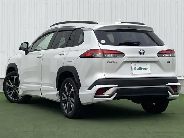 トヨタ カローラ クロス ハイブリッド Z 香川県 2022(令4)年 1.3万km プラチナホワイトパールマイカ 登録時走行距離：12752km/メーカー純正ナビ/　BT接続/全方位カメラ/プリクラッシュセーフティシステム/レーンキープアシスト/レーダークルーズコントロール/クリアランスソナー/ブラインドスポットモニター/オートハイビーム/LEDヘッドライト/オートライト/フォグランプ/レベライザヘッドライト/パワーバックドア/ビルトインETC2.0/前後ドライブレコーダー/ハーフレザーシート/シートヒーター/パワーシート/革巻きステアリング/ステアリングスイッチ/オートホールド機能付き電子パーキングブレーキ/プッシュスタート/スマートキー