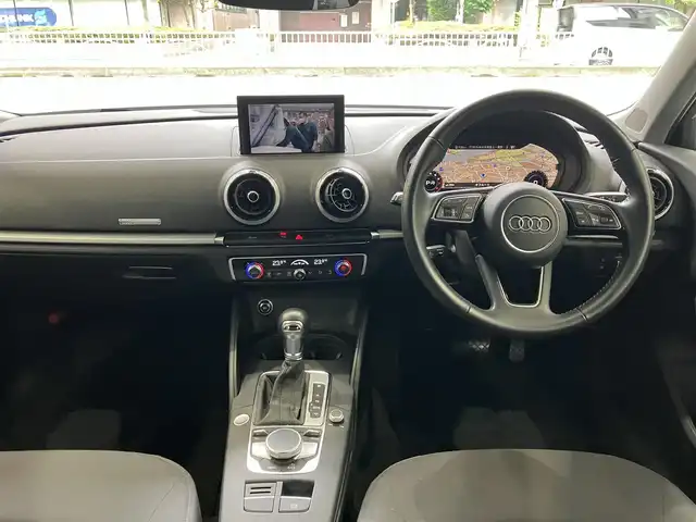 アウディ Ａ３ SB 30TFSI 東京都 2019(令1)年 2.5万km ミトスブラックメタリック 1400CCターボ/純正ナビゲーション/地上デジタルテレビ/Bモニター/ETC/レーダークルーズコントロール/キセノンライト/フォグライト（前後）/アイドリングストップ/スマートキー/アイドリングストップ/パーキングセンサー/純正アルミホイール16インチ/純正フロアマット/メーカー保証書/取扱説明書/点検整備記録簿R235年