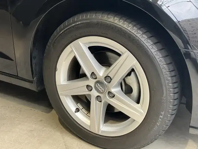 アウディ Ａ３ SB 30TFSI 東京都 2019(令1)年 2.5万km ミトスブラックメタリック 1400CCターボ/純正ナビゲーション/地上デジタルテレビ/Bモニター/ETC/レーダークルーズコントロール/キセノンライト/フォグライト（前後）/アイドリングストップ/スマートキー/アイドリングストップ/パーキングセンサー/純正アルミホイール16インチ/純正フロアマット/メーカー保証書/取扱説明書/点検整備記録簿R235年