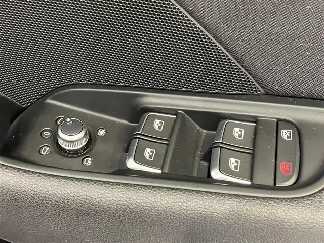 アウディ Ａ３ SB 30TFSI 東京都 2019(令1)年 2.5万km ミトスブラックメタリック 1400CCターボ/純正ナビゲーション/地上デジタルテレビ/Bモニター/ETC/レーダークルーズコントロール/キセノンライト/フォグライト（前後）/アイドリングストップ/スマートキー/アイドリングストップ/パーキングセンサー/純正アルミホイール16インチ/純正フロアマット/メーカー保証書/取扱説明書/点検整備記録簿R235年