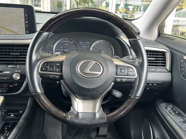 レクサス ＲＸ 450h バージョンL 静岡県 2019(令1)年 4.6万km ソニッククォーツ 純正メモリナビ/・CD/・DVD/・フルセグTV/・Bluetooth/・USB/・AM/・FM/主要装備/・衝突軽減/・レーンキープ/・追従クルコン/・BSM/・コーナーセンサー前後/・アラウンドビューモニター/・パワーバックドア/・パドルシフト/・全席パワーシート/・全席シートヒーター/・D+N席エアシート/・ビルトインETC2.0/・純正アルミホイール/・純正フロアマット/・オートハイビーム