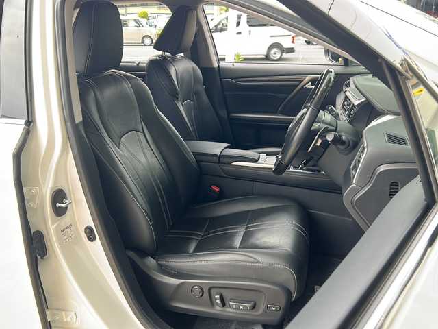 レクサス ＲＸ 450h バージョンL 静岡県 2019(令1)年 4.6万km ソニッククォーツ 純正メモリナビ/・CD/・DVD/・フルセグTV/・Bluetooth/・USB/・AM/・FM/主要装備/・衝突軽減/・レーンキープ/・追従クルコン/・BSM/・コーナーセンサー前後/・アラウンドビューモニター/・パワーバックドア/・パドルシフト/・全席パワーシート/・全席シートヒーター/・D+N席エアシート/・ビルトインETC2.0/・純正アルミホイール/・純正フロアマット/・オートハイビーム
