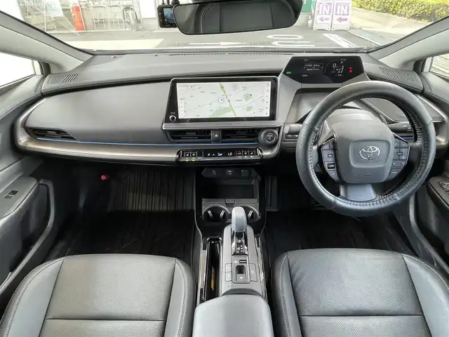 トヨタ プリウス Z 愛知県 2024(令6)年 0.5万km プラチナホワイトパールマイカ /禁煙車//純正メモリナビ//12.3インチディスプレイ・フルセグTV・Bluetooth・AM・FM・USB・Apple CarPlay・Android Auto//パノラミックビューモニター//ETC2.0//前後ドライブレコーダー//パワーバックドア//スペアタイヤ//純正19インチアルミホイール//LEDオートライト//オートマチックハイビーム//Toyota Safety System//プリクラッシュセーフティ//緊急時操舵支援//フロントクロストラフィックアラート//レーンチェンジアシスト//レーントレーシングアシスト//レーンディパーチャーアラート//レーダークルーズコントロール//ロードサインアシスト//ドライバー異常時対応システム//プロアクティブドライビングシスト//発進遅れ告知//ブラインドスポットモニター//安心降車アシスト//車両接近告知//トヨタチームメイト(アドバンストパーク)//パーキングサポートブレーキ//横滑り防止//トラクションコントロール//ヒルスタートアシスト//合皮シート//運転席パワーシート