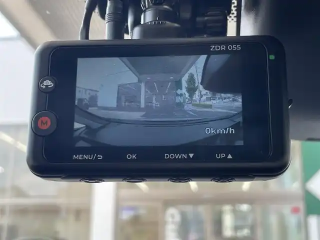 トヨタ プリウス Z 愛知県 2024(令6)年 0.5万km プラチナホワイトパールマイカ /禁煙車//純正メモリナビ//12.3インチディスプレイ・フルセグTV・Bluetooth・AM・FM・USB・Apple CarPlay・Android Auto//パノラミックビューモニター//ETC2.0//前後ドライブレコーダー//パワーバックドア//スペアタイヤ//純正19インチアルミホイール//LEDオートライト//オートマチックハイビーム//Toyota Safety System//プリクラッシュセーフティ//緊急時操舵支援//フロントクロストラフィックアラート//レーンチェンジアシスト//レーントレーシングアシスト//レーンディパーチャーアラート//レーダークルーズコントロール//ロードサインアシスト//ドライバー異常時対応システム//プロアクティブドライビングシスト//発進遅れ告知//ブラインドスポットモニター//安心降車アシスト//車両接近告知//トヨタチームメイト(アドバンストパーク)//パーキングサポートブレーキ//横滑り防止//トラクションコントロール//ヒルスタートアシスト//合皮シート//運転席パワーシート