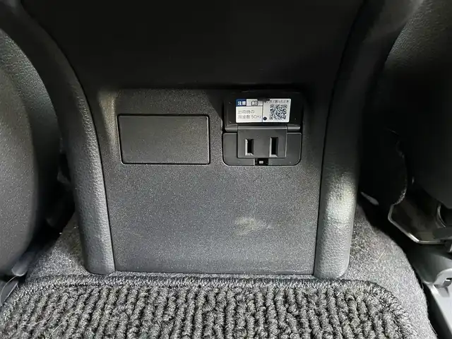 トヨタ プリウス Z 愛知県 2024(令6)年 0.5万km プラチナホワイトパールマイカ /禁煙車//純正メモリナビ//12.3インチディスプレイ・フルセグTV・Bluetooth・AM・FM・USB・Apple CarPlay・Android Auto//パノラミックビューモニター//ETC2.0//前後ドライブレコーダー//パワーバックドア//スペアタイヤ//純正19インチアルミホイール//LEDオートライト//オートマチックハイビーム//Toyota Safety System//プリクラッシュセーフティ//緊急時操舵支援//フロントクロストラフィックアラート//レーンチェンジアシスト//レーントレーシングアシスト//レーンディパーチャーアラート//レーダークルーズコントロール//ロードサインアシスト//ドライバー異常時対応システム//プロアクティブドライビングシスト//発進遅れ告知//ブラインドスポットモニター//安心降車アシスト//車両接近告知//トヨタチームメイト(アドバンストパーク)//パーキングサポートブレーキ//横滑り防止//トラクションコントロール//ヒルスタートアシスト//合皮シート//運転席パワーシート