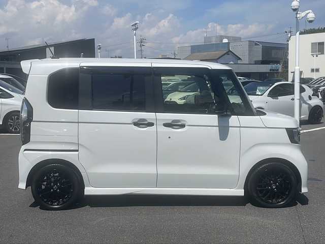 ホンダ Ｎ ＢＯＸ カスタム L ターボ スタイル+ブラック 長野県 2022(令4)年 2.8万km プラチナホワイトパール 純正SDナビ(VXM-225Ci)/　・FM/AM/Bluetooth/CD/バックカメラ/クルーズコントロール/前後ドライブレコーダー(SN-TW84)/両側電動スライドドア/衝突被害軽減ブレーキ/クリアランスソナー/レーンキープアシスト/コーナーセンサー/前席シートヒーター/ステアリングスイッチ/純正フロアマット/カーテンエアバッグ/オートエアコン/オートライト/オートハイビーム/横滑り防止機能/ABS/パワーステアリング/パワーウインドウ