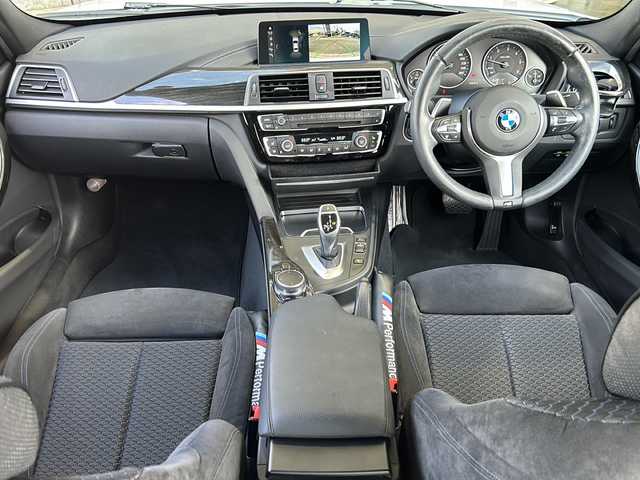 ＢＭＷ ３２０ｄ Mスポーツ 静岡県 2018(平30)年 1.9万km 白 純正ナビ/CD/DVD/Bluetooth/USB/FM/AM/フルセグ/主要装備/・コーナーセンサー　/・シートメモリー　/・純正ナビ　/・レーダークルーズコントロール　/・ＳＯＳコール　/・スマートキー　/・ステアリングリモコン　/・オートライト　/・レーンキープアシスト　/・シートヒーター　/・パワーシート　/・保証書/・LEDヘッドライト/・盗難防止装置/・横滑り防止装置/・純正アルミホイール/・