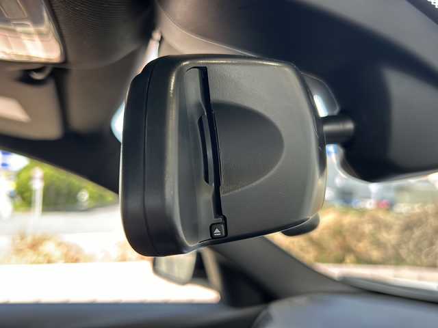 ＢＭＷ ３２０ｄ Mスポーツ 静岡県 2018(平30)年 1.9万km 白 純正ナビ/CD/DVD/Bluetooth/USB/FM/AM/フルセグ/主要装備/・コーナーセンサー　/・シートメモリー　/・純正ナビ　/・レーダークルーズコントロール　/・ＳＯＳコール　/・スマートキー　/・ステアリングリモコン　/・オートライト　/・レーンキープアシスト　/・シートヒーター　/・パワーシート　/・保証書/・LEDヘッドライト/・盗難防止装置/・横滑り防止装置/・純正アルミホイール/・