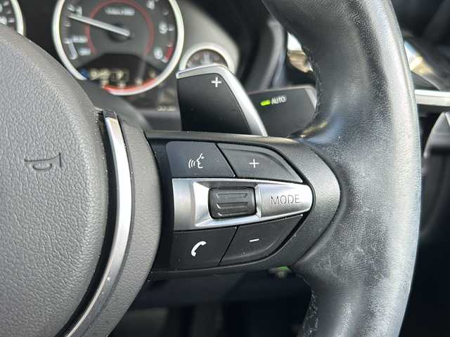 ＢＭＷ ３２０ｄ Mスポーツ 静岡県 2018(平30)年 1.9万km 白 純正ナビ/CD/DVD/Bluetooth/USB/FM/AM/フルセグ/主要装備/・コーナーセンサー　/・シートメモリー　/・純正ナビ　/・レーダークルーズコントロール　/・ＳＯＳコール　/・スマートキー　/・ステアリングリモコン　/・オートライト　/・レーンキープアシスト　/・シートヒーター　/・パワーシート　/・保証書/・LEDヘッドライト/・盗難防止装置/・横滑り防止装置/・純正アルミホイール/・
