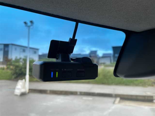 ダイハツ タント カスタム X トップED SA Ⅲ 富山県 2017(平29)年 2.2万km パールホワイトⅢ 純正ナビ／/フルセグＴＶ／/Ｂｌｕｅｔｏｏｔｈ／/ＤＶＤ再生／/Ｂカメラ／/パワースライドドア／/スマートキー／/シートヒーター／/ドライブレコーダー／/アイドリングストップ／/ＬＥＤオートライト／/スマートアシスト/ドライブレコーダー