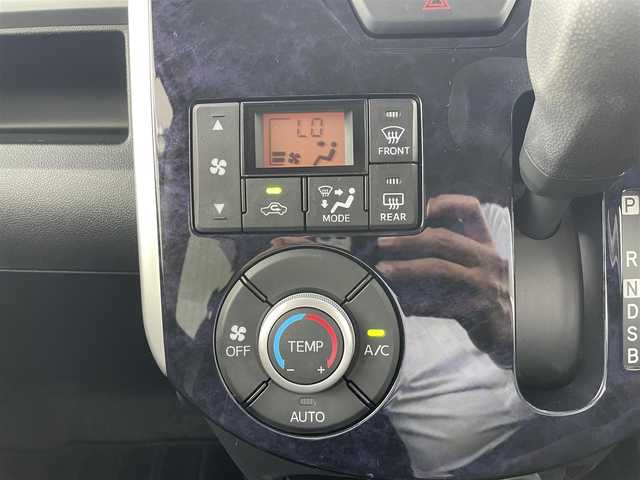 ダイハツ タント カスタム X トップED SA Ⅲ 富山県 2017(平29)年 2.2万km パールホワイトⅢ 純正ナビ／/フルセグＴＶ／/Ｂｌｕｅｔｏｏｔｈ／/ＤＶＤ再生／/Ｂカメラ／/パワースライドドア／/スマートキー／/シートヒーター／/ドライブレコーダー／/アイドリングストップ／/ＬＥＤオートライト／/スマートアシスト/ドライブレコーダー