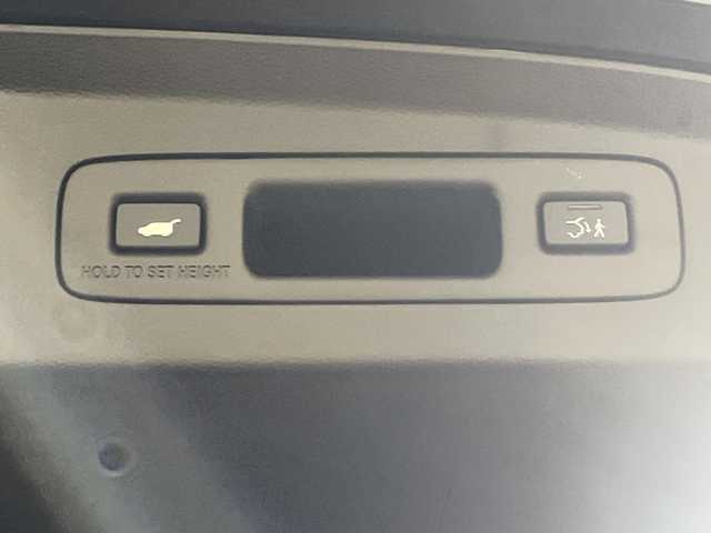 ホンダ ヴェゼル ハイブリッド e:HEV Z 愛媛県 2025(令7)年 0.1千km クリスタルブラックパール e:HEV Z　4VC4AZ　Honda CONNECTディスプレー+ETC2.0車載器+ワイヤレス充電器(231/000)/登録済未使用車　純正９型ナビ　バックカメラ　衝突被害軽減ブレーキ　ホンダセンシング　フルセグ　Ｂｌｕｅｔｏｏｔｈ　電動リアゲート　レーンアシスト　アダプティブクルーズコントロール　ＥＴＣ２．０　禁煙車