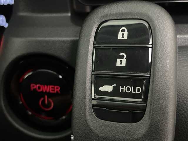 ホンダ ヴェゼル ハイブリッド e:HEV Z 愛媛県 2025(令7)年 0.1千km クリスタルブラックパール e:HEV Z　4VC4AZ　Honda CONNECTディスプレー+ETC2.0車載器+ワイヤレス充電器(231/000)/登録済未使用車　純正９型ナビ　バックカメラ　衝突被害軽減ブレーキ　ホンダセンシング　フルセグ　Ｂｌｕｅｔｏｏｔｈ　電動リアゲート　レーンアシスト　アダプティブクルーズコントロール　ＥＴＣ２．０　禁煙車