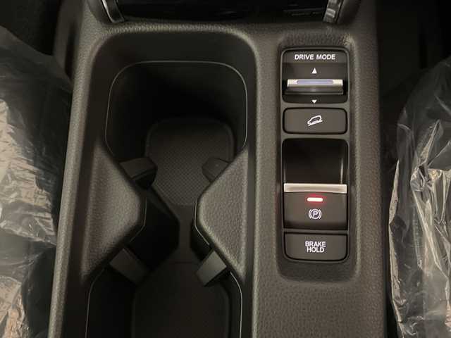 ホンダ ヴェゼル ハイブリッド e:HEV Z 愛媛県 2025(令7)年 0.1千km クリスタルブラックパール e:HEV Z　4VC4AZ　Honda CONNECTディスプレー+ETC2.0車載器+ワイヤレス充電器(231/000)/登録済未使用車　純正９型ナビ　バックカメラ　衝突被害軽減ブレーキ　ホンダセンシング　フルセグ　Ｂｌｕｅｔｏｏｔｈ　電動リアゲート　レーンアシスト　アダプティブクルーズコントロール　ＥＴＣ２．０　禁煙車