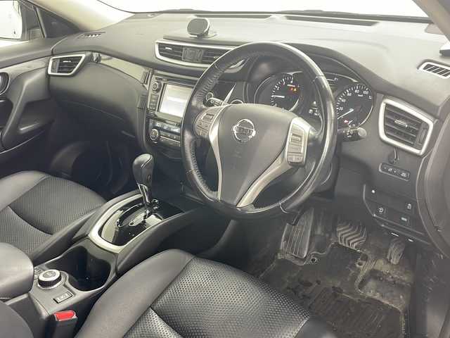 日産 エクストレイル 20X エマージェンシーブレーキ 道央・札幌 2017(平29)年 5.8万km ブリリアントホワイトパール ・パートタイム４ＷＤ/・純正ナビ（CD/BT/フルセグTV/SD/USB）/・全方位カメラ/・エマージェンシーブレーキ/・シートヒーター（前席）/・クルーズコントロール/・ビルトインＥＴＣ/・アイドリングストップ/・コーナーセンサー/・横滑り防止/・スマートキー/・プッシュスタート/・オートライト/・フロアマット