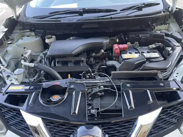 日産 エクストレイル 20X エマージェンシーブレーキ 道央・札幌 2017(平29)年 5.8万km ブリリアントホワイトパール ・パートタイム４ＷＤ/・純正ナビ（CD/BT/フルセグTV/SD/USB）/・全方位カメラ/・エマージェンシーブレーキ/・シートヒーター（前席）/・クルーズコントロール/・ビルトインＥＴＣ/・アイドリングストップ/・コーナーセンサー/・横滑り防止/・スマートキー/・プッシュスタート/・オートライト/・フロアマット