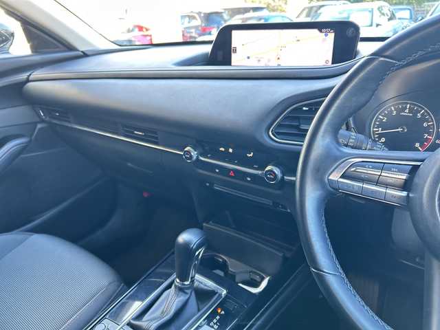 マツダ ＣＸ－３０ 20S ブラックトーンED 埼玉県 2022(令4)年 6.1万km スノーフレイクホワイトパールマイカ メーカーナビ　/(FM/AM/Bluetooth/USB/CD/DVD/フルセグ)/ETC/ドラレコ前後　/フロント・サイド・リアカメラ　/ワンオーナー　/TRC　/PCS　/BSM　/レーンキープアシスト　/クルーズコントロール　/プッシュスタート　/パドルシフト　/アイドリングストップ　/パワーバックドア　/ISOFIX/オートライト/オートハイビーム/電格ミラー/ステアリングスイッチ/パーキングセンサー/純正フロア/LEDヘッドライト