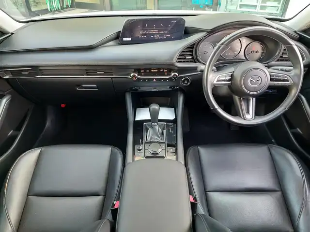 マツダ マツダ３セダン XD Lパッケージ 東京都 2019(令1)年 3.3万km スノーフレイクホワイトパールマイカ 純正SDナビ/全方位カメラ/衝突軽減ブレーキ/ブラインドスポットモニター/黒レザーシート/運転席パワーシート/ドライブレコーダー前後/ETC/パドルシフト/シートメモリー/レーダークルーズコントロール/シートヒーター/クリアランスソナー/ステアリングスイッチ/ハンドルヒーター/オートライト/LEDヘッドライト