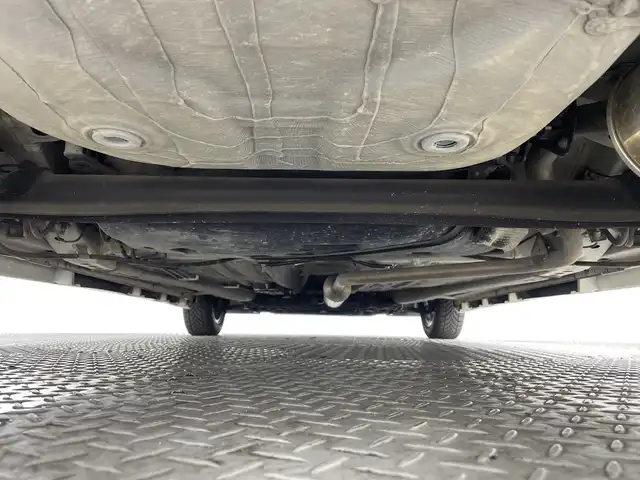 スズキ ソリオ バンディット HV MV 神奈川県 2019(平31)年 3.3万km ピュアホワイトP 純正8型DOナビ【CN-RZ846】/CD DVD Bluetooth フルセグTV USB SD/バックカメラ/両側パワースライドドア/スズキセーフティサポート/・デュアルカメラブレーキサポート/・横滑り防止機能/・アダプティブクルーズコントロール/・誤発進抑制機能/・車線逸脱警報機能/・ふらつき防止機能/・先行車発進お知らせ機能/・ハイビームアシスト/・リヤパーキングセンサー/ビルトインETC/パドルシフト/前方方向ドライブレコーダー/ステアリングリモコン/純正フロアマット/オートライト/純正15インチアルミホイール/スマートキー/純正ドアバイザー