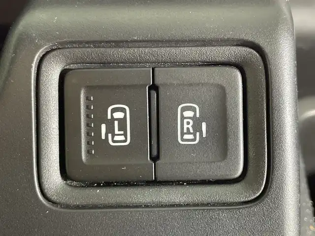 スズキ ソリオ バンディット HV MV 神奈川県 2019(平31)年 3.3万km ピュアホワイトP 純正8型DOナビ【CN-RZ846】/CD DVD Bluetooth フルセグTV USB SD/バックカメラ/両側パワースライドドア/スズキセーフティサポート/・デュアルカメラブレーキサポート/・横滑り防止機能/・アダプティブクルーズコントロール/・誤発進抑制機能/・車線逸脱警報機能/・ふらつき防止機能/・先行車発進お知らせ機能/・ハイビームアシスト/・リヤパーキングセンサー/ビルトインETC/パドルシフト/前方方向ドライブレコーダー/ステアリングリモコン/純正フロアマット/オートライト/純正15インチアルミホイール/スマートキー/純正ドアバイザー