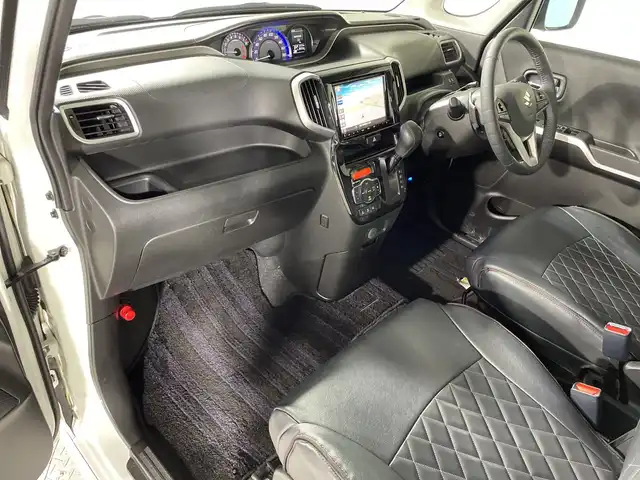 スズキ ソリオ バンディット HV MV 神奈川県 2019(平31)年 3.3万km ピュアホワイトP 純正8型DOナビ【CN-RZ846】/CD DVD Bluetooth フルセグTV USB SD/バックカメラ/両側パワースライドドア/スズキセーフティサポート/・デュアルカメラブレーキサポート/・横滑り防止機能/・アダプティブクルーズコントロール/・誤発進抑制機能/・車線逸脱警報機能/・ふらつき防止機能/・先行車発進お知らせ機能/・ハイビームアシスト/・リヤパーキングセンサー/ビルトインETC/パドルシフト/前方方向ドライブレコーダー/ステアリングリモコン/純正フロアマット/オートライト/純正15インチアルミホイール/スマートキー/純正ドアバイザー