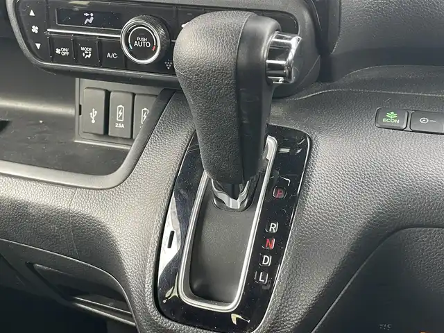 ホンダ Ｎ ＢＯＸ カスタム G L ホンダセンシング 千葉県 2018(平30)年 2.6万km クリスタルブラックパール 純正7インチSDナビ/(Bluetooth/ワンセグTV/SD/CD再生)/ホンダセンシング/-衝突軽減ブレーキ/-アダプティブクルーズコントロール/-車線維持支援システム/-オートハイビーム/両側パワースライドドア/ETC/バックカメラ/前後コーナーセンサー/LEDオートライト/プッシュスタート/スマートキー/ドアバイザー/ステアリングリモコン/アイドリングストップ