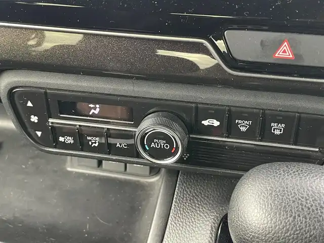 ホンダ Ｎ ＢＯＸ カスタム G L ホンダセンシング 千葉県 2018(平30)年 2.6万km クリスタルブラックパール 純正7インチSDナビ/(Bluetooth/ワンセグTV/SD/CD再生)/ホンダセンシング/-衝突軽減ブレーキ/-アダプティブクルーズコントロール/-車線維持支援システム/-オートハイビーム/両側パワースライドドア/ETC/バックカメラ/前後コーナーセンサー/LEDオートライト/プッシュスタート/スマートキー/ドアバイザー/ステアリングリモコン/アイドリングストップ