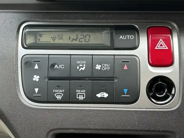 ホンダ Ｎ ＯＮＥ G 埼玉県 2014(平26)年 1.9万km スマートブラック 登録時18613km/純正Gathersナビ（/FM/AM/BT）/純正フロアマット/バックカメラ/ドアバイザー/アイドリングストップシステム/HIDヘッドランプ/オートライト/プッシュスタート/スマートキー/保証書/取扱説明書