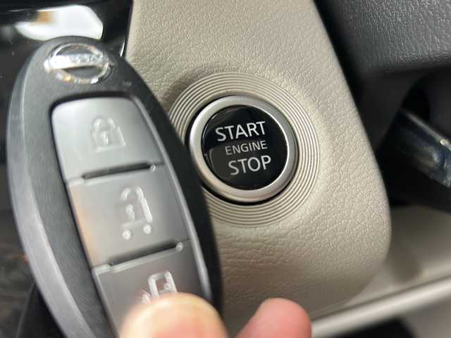 日産 ルークス X 千葉県 2020(令2)年 5.2万km ホワイトパール 純正メモリナビ（MJ120D-W）/BlueTooth接続/フルセグテレビ/CD/SD/AM/FM/バックカメラ/アラウンドビューモニター/片側パワースライドドア/ハンズフリースライドドア/アイドリングストップ/ドアバイザー/プッシュスタート/スマートキー/オートライト/オートハイビーム/ベンチシート/純正フロアマット/取扱説明書/保証書