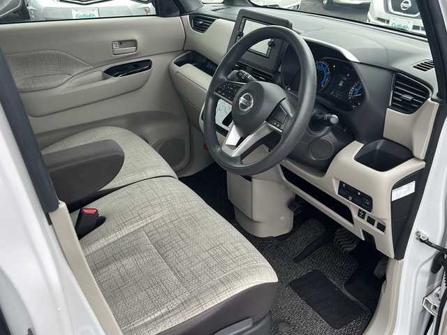 日産 ルークス X 千葉県 2020(令2)年 5.2万km ホワイトパール 純正メモリナビ（MJ120D-W）/BlueTooth接続/フルセグテレビ/CD/SD/AM/FM/バックカメラ/アラウンドビューモニター/片側パワースライドドア/ハンズフリースライドドア/アイドリングストップ/ドアバイザー/プッシュスタート/スマートキー/オートライト/オートハイビーム/ベンチシート/純正フロアマット/取扱説明書/保証書