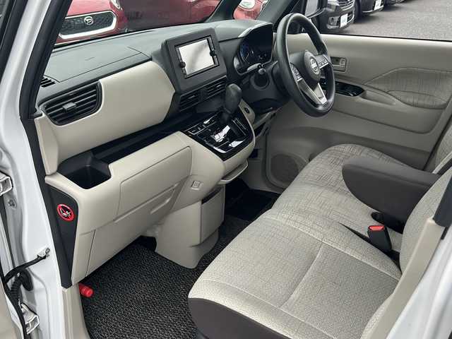 日産 ルークス X 千葉県 2020(令2)年 5.2万km ホワイトパール 純正メモリナビ（MJ120D-W）/BlueTooth接続/フルセグテレビ/CD/SD/AM/FM/バックカメラ/アラウンドビューモニター/片側パワースライドドア/ハンズフリースライドドア/アイドリングストップ/ドアバイザー/プッシュスタート/スマートキー/オートライト/オートハイビーム/ベンチシート/純正フロアマット/取扱説明書/保証書